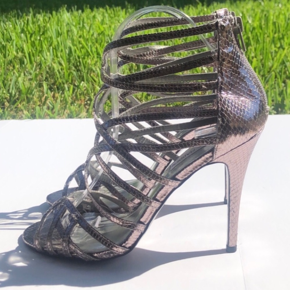 Steve Madden Edithhh Metallic Sandals Size 8
